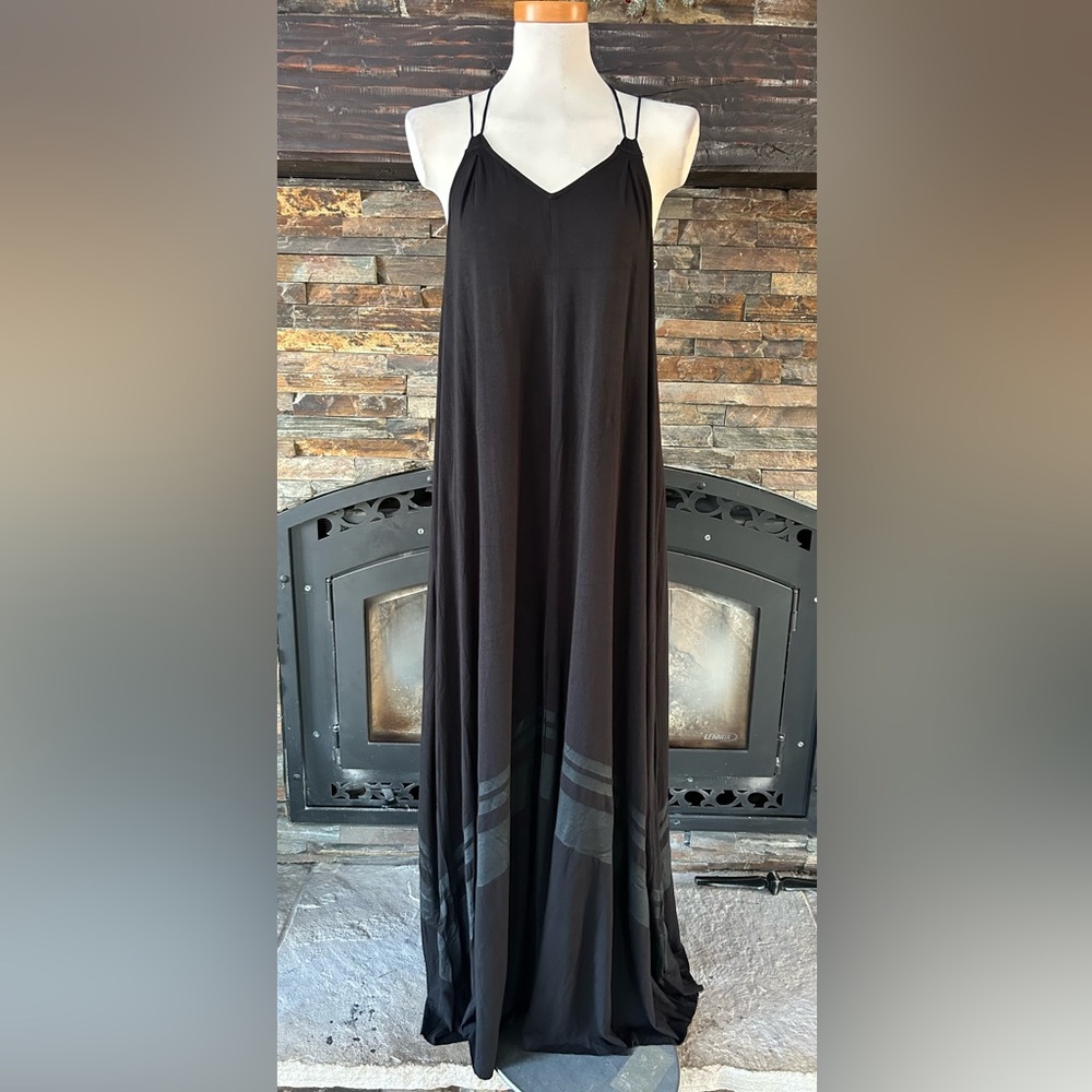 Elegant Black Maxi Dress - Picture 2 of 5